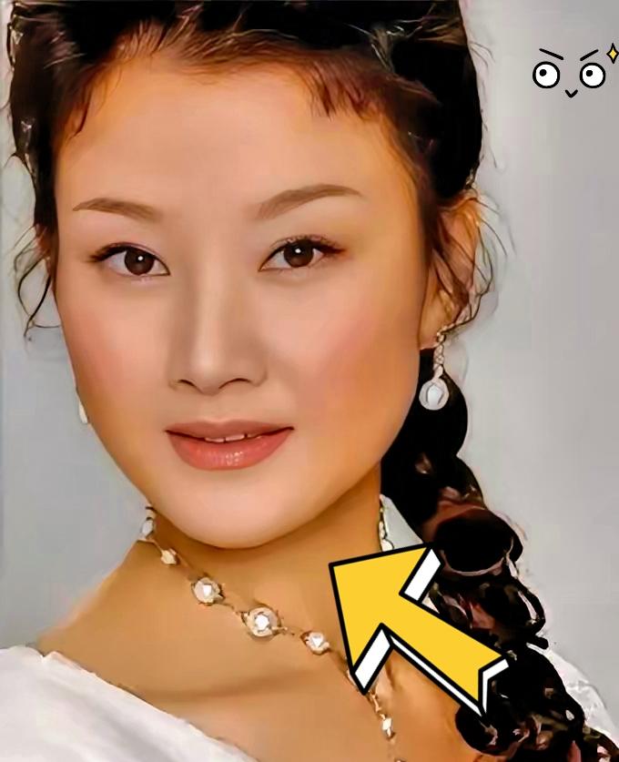 宋祖英才是真正聪明的女人，她跟罗浩结婚 13 年没有生育，外界误以为二人是丁克，