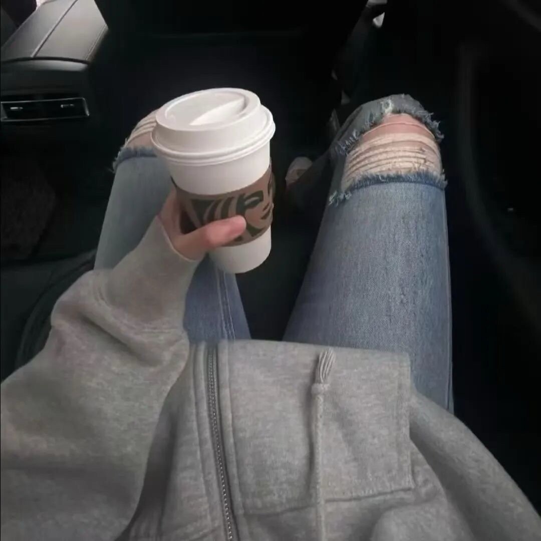 有的时候真不能指责别人离开 在对方视角里你没带来幸福 那在一起就没有意义 就像我