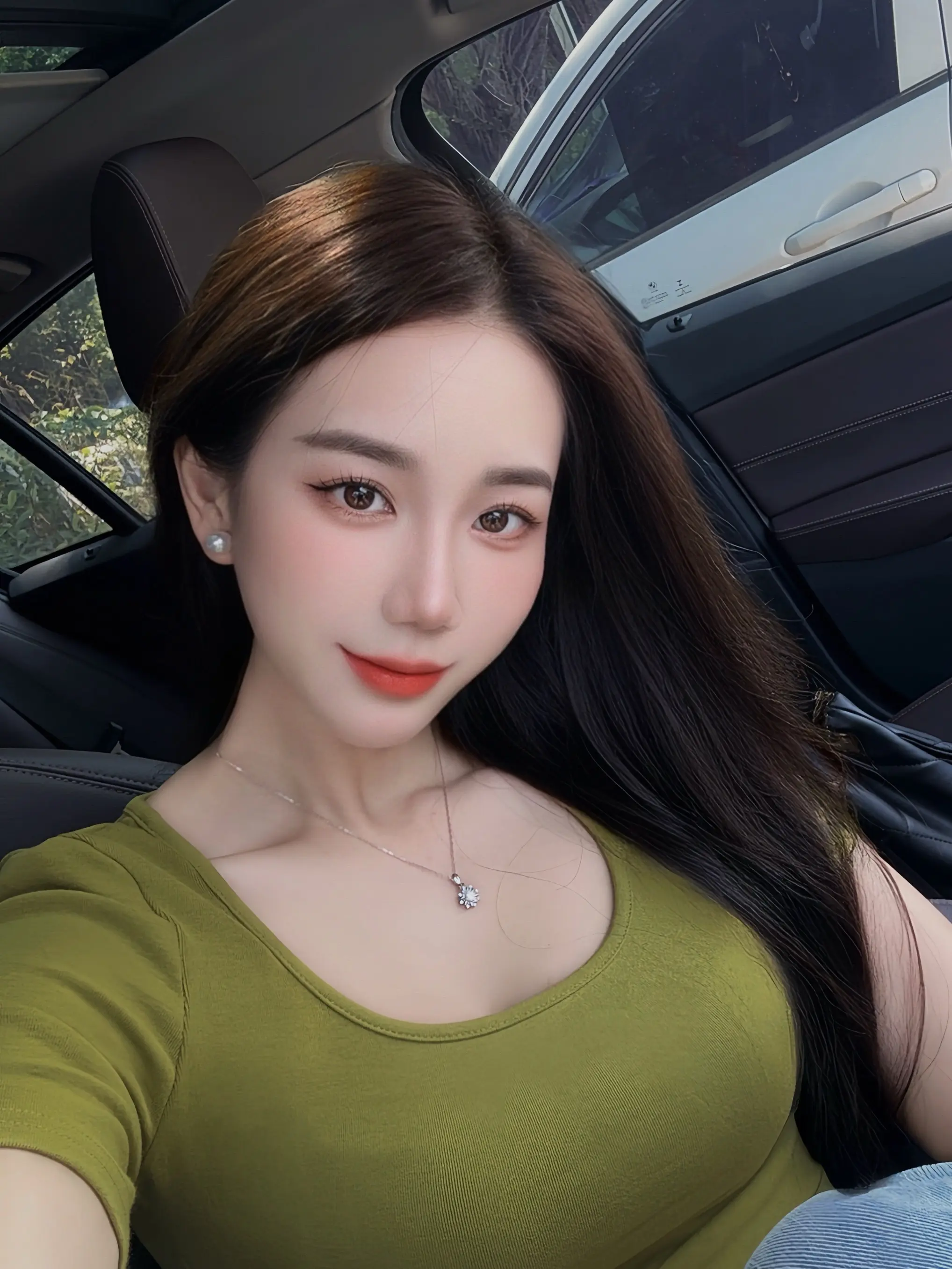 叫妈妈太低级了 我要你跪在地上念你和那个女的的聊天记录。