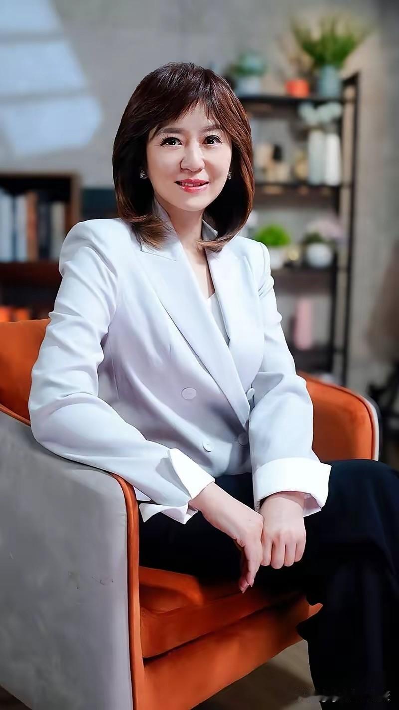 以赖岳谦夫妇被下课，看来台湾一点都不消停！
没有一点害怕的感觉 ？
难道是有人授