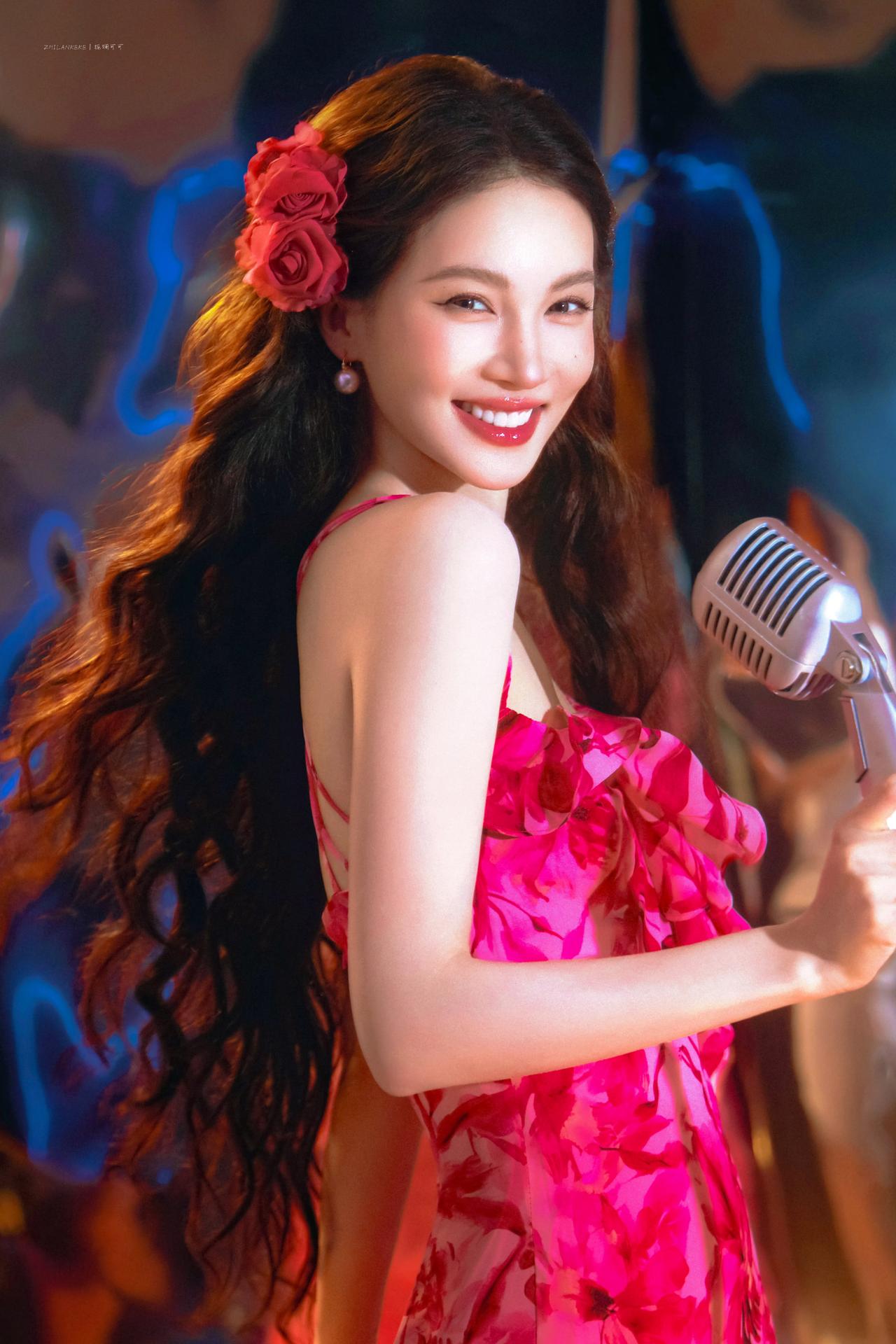 金晨完全是红玫瑰来的，这也太明艳动人了吧，让人挪不开眼金晨美女 金晨舞蹈争议
