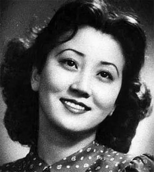 著名音乐家蒋英
钱学森的夫人
多才多艺
德艺双馨


电影表演艺术家
王晓棠
原