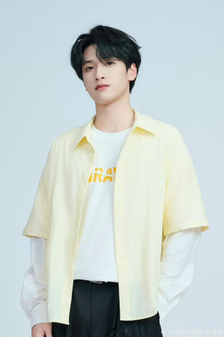 严浩翔十五六岁就出来赚钱了严浩翔也才21岁 天惹天惹，怎么会有这么惹人心疼的男孩