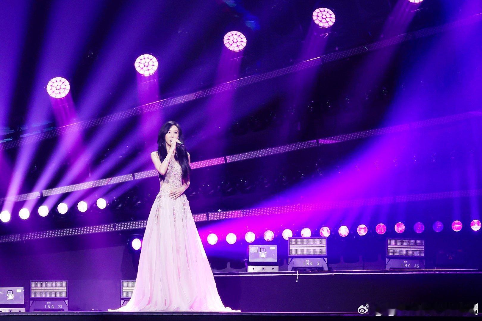 谢楠曾播报萧蔷退赛打车跑路乘风2026内娱名场面永流传，萧蔷舞蹈综艺任性退赛打车