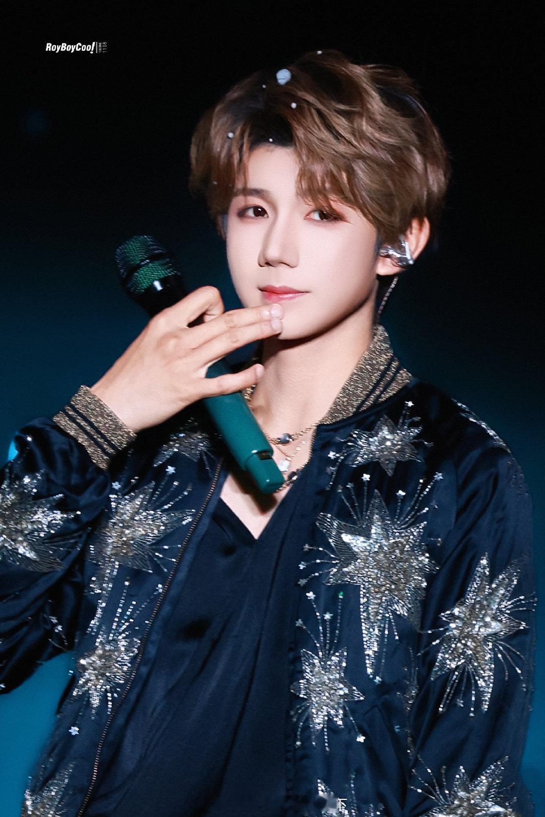 王源被粉丝表白打断了好！可！爱！