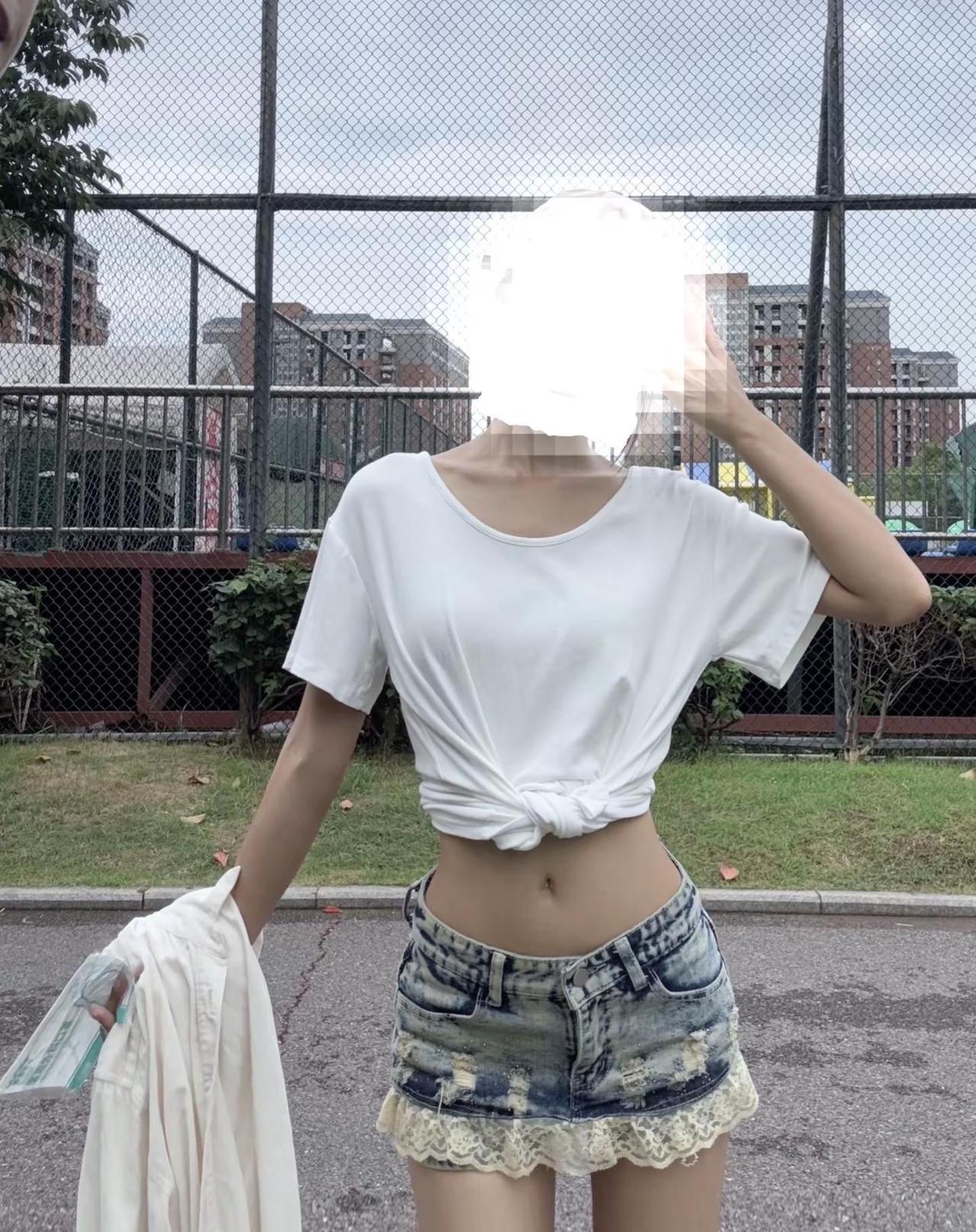 我的16岁三次的强烈的心跳 一次是我们外宿生进校查手机二次是跑完800米三次是在