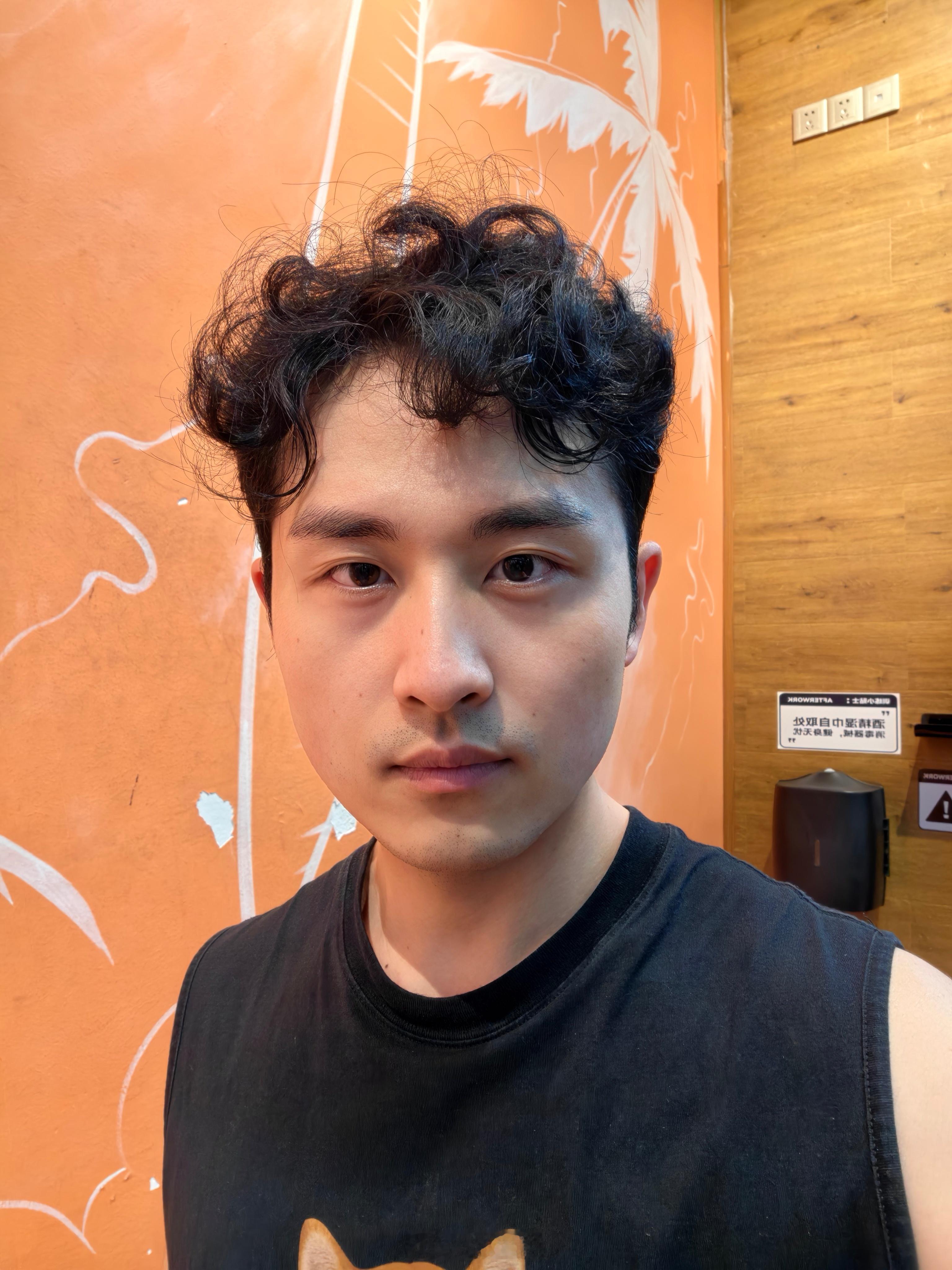 有种卷发，是娘胎里带出来的