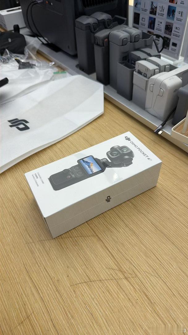 大疆Pocket 4P品控争议这两天在山姆没买到大疆Pocket 4P，回到工作