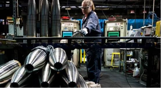 美军武器急需补充库存之际，中方果断宣布稀土涨价，这下白宫傻眼了！
 
最近这段时