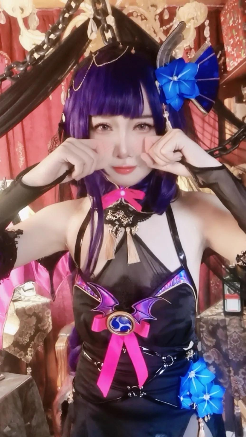谁敢欺负我，我就把谁砌进神像里!  