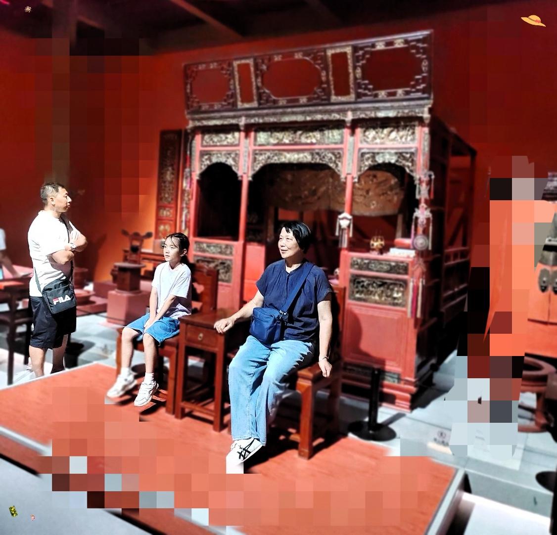 馆长给了一个有意思的预告，他的助手已经找到了赖氏的宗祠了，他要到那里直播。

前