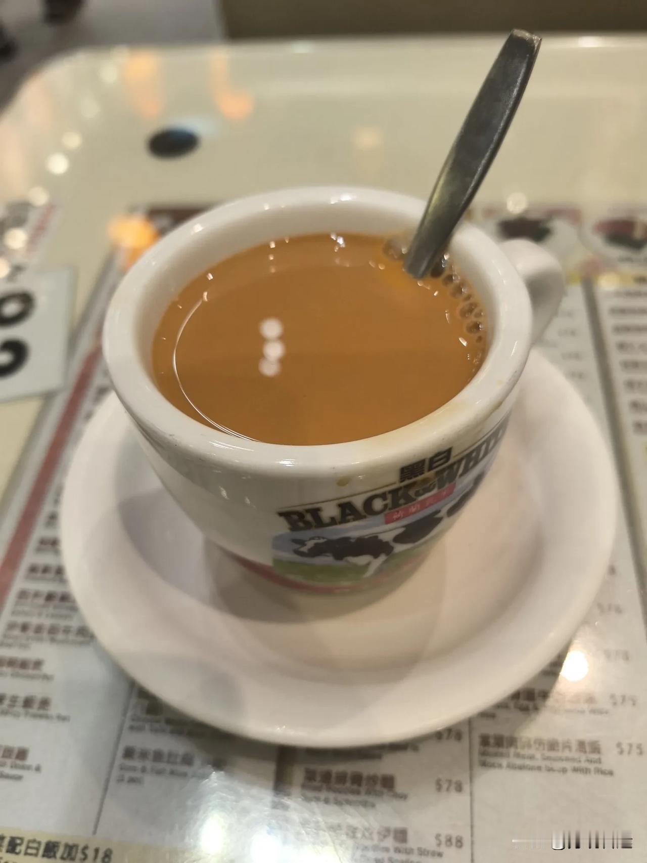 午后，一杯港式丝袜奶茶……