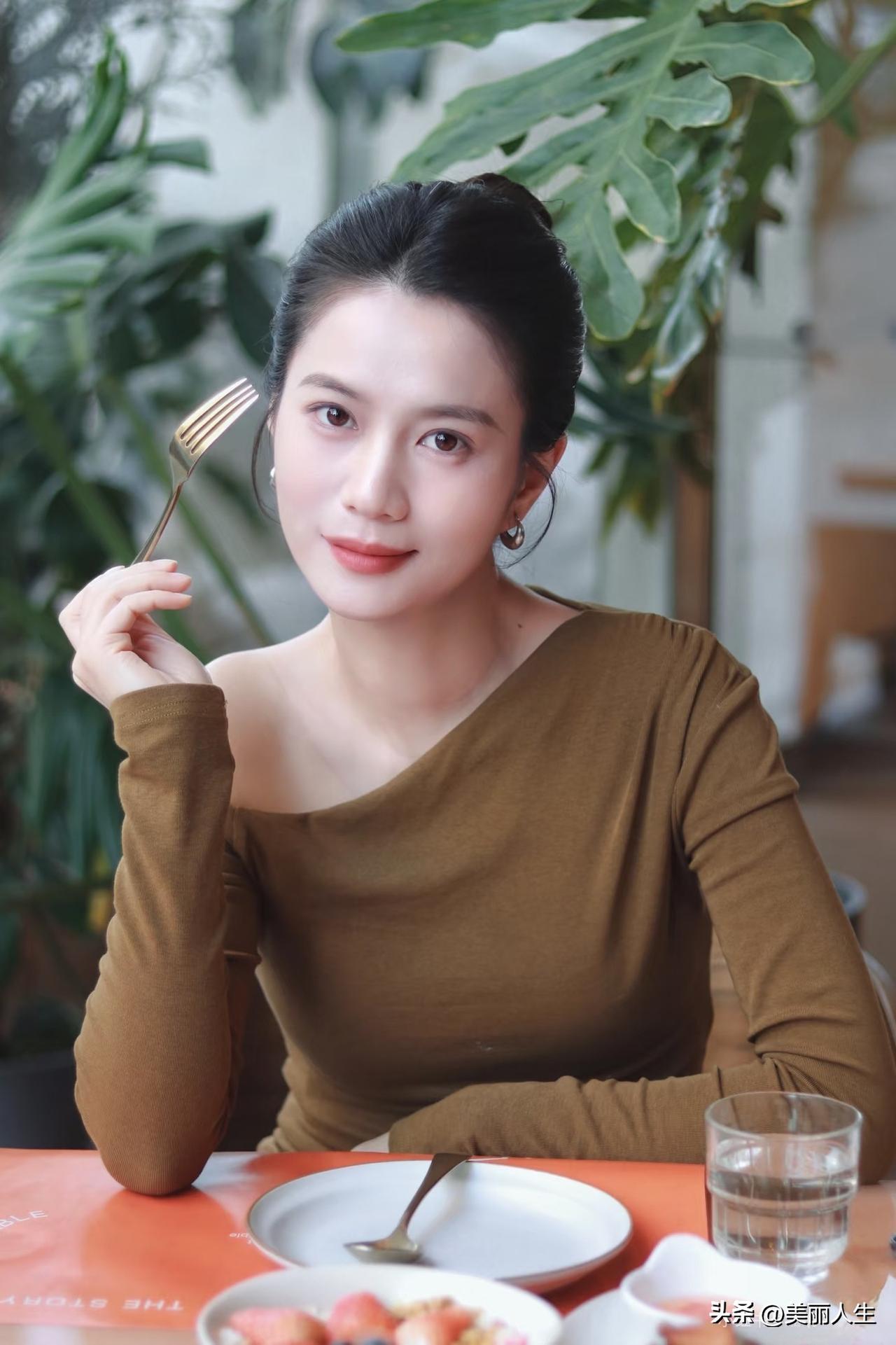 夜晚才是属于自己的
享受美食的乐趣