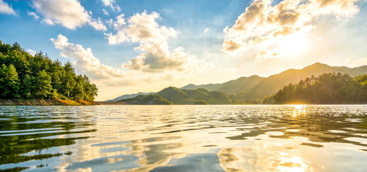 吉林省投入大量财力，物力建造擦尔森水库。

        这事儿在洮南当地炸了