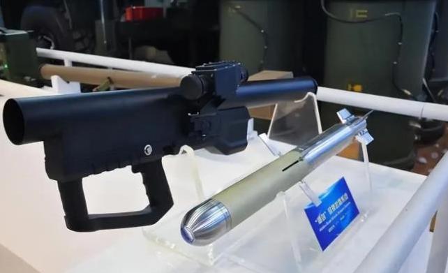 美军最恐惧的噩梦来了！中国“袖箭”导弹震惊全球，3万元一发重量不足4公斤，仅有黄