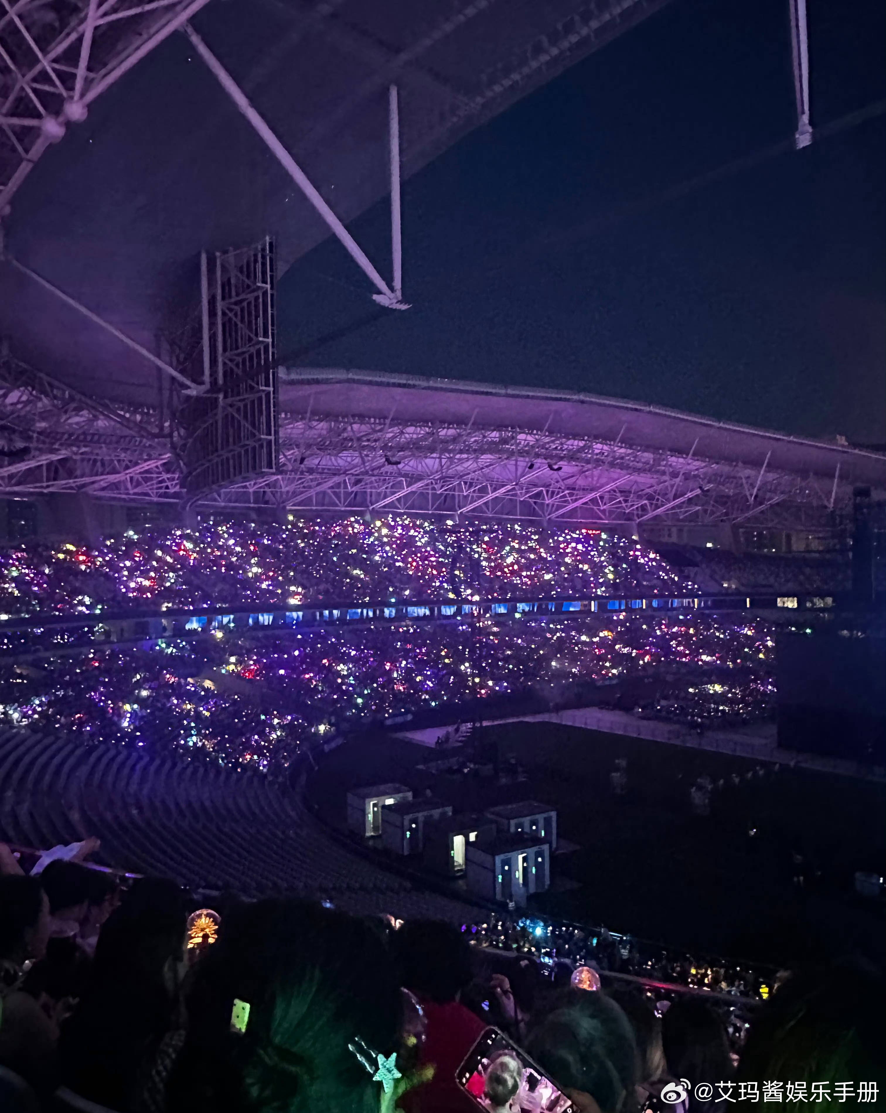 马嘉祺紫海vs宋亚轩青海时代少年团上海演唱会时团上海演唱会安检时团演唱会 灯牌时