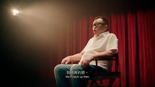#干女儿为许绍雄制作AI视频# 28日，#演员许绍雄去世一周年账号突然更新#。其干女儿用AI为许绍雄