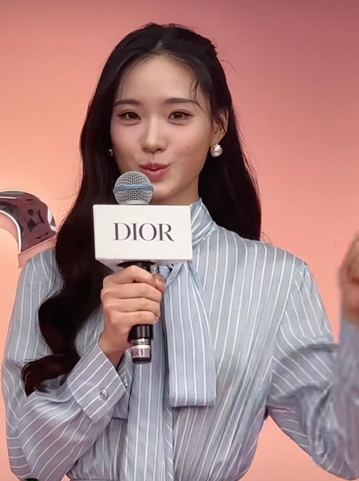 小S二女儿Lily又拿下一个高端彩妆品牌！成为了2026迪奥台湾彩妆形象大使！