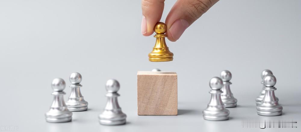 一个公司老板，他会把自己的孩子放在一线上工作吗[白眼]？
        今天上