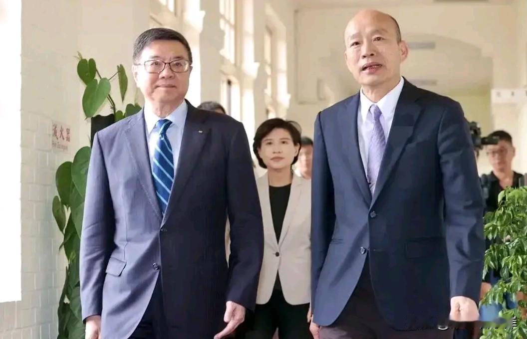 蒋万安率先表态力挺韩国瑜，傅崐萁、郑丽文等尚未发声

怒斥傅崐萁的韩国瑜最后还是