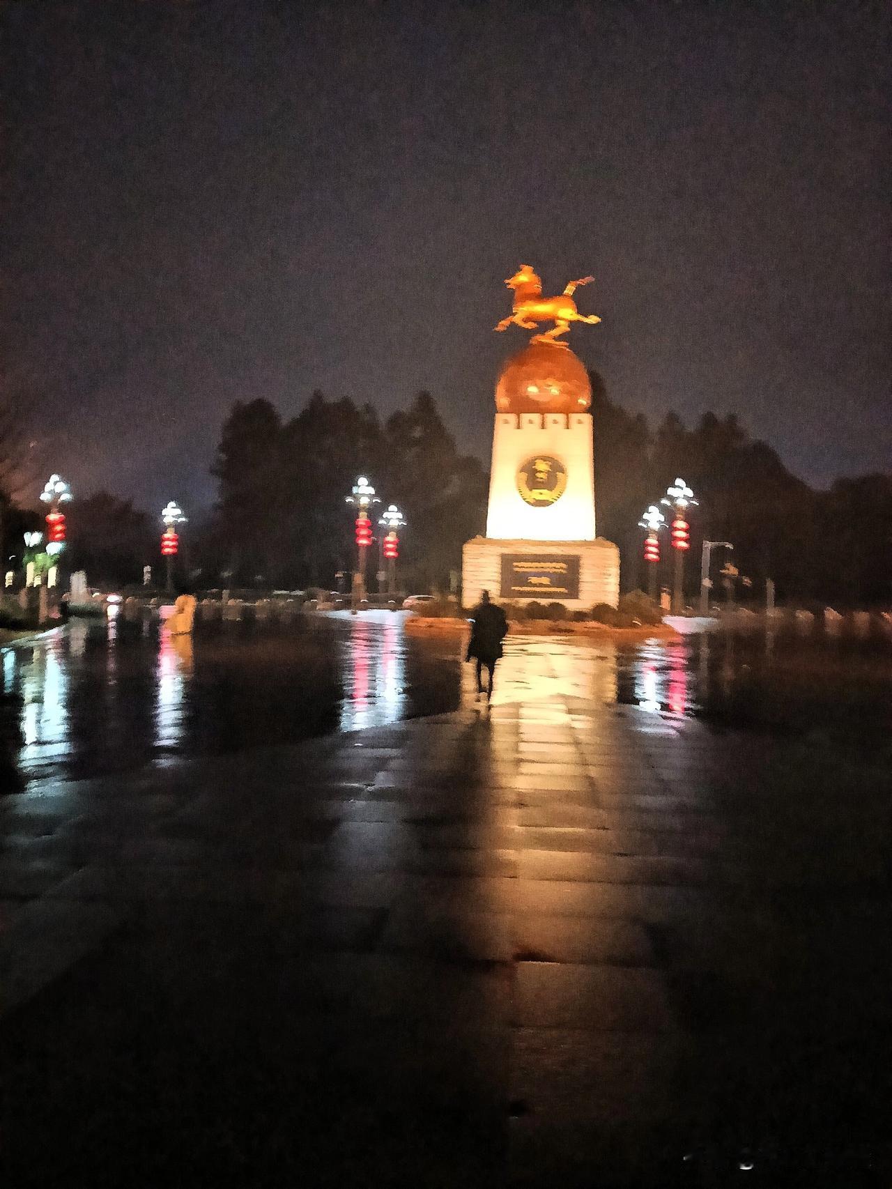 为啥善良的人
磨难更多
我深有感触
善良的人心软
不懂拒绝
我便是如此
别人找我