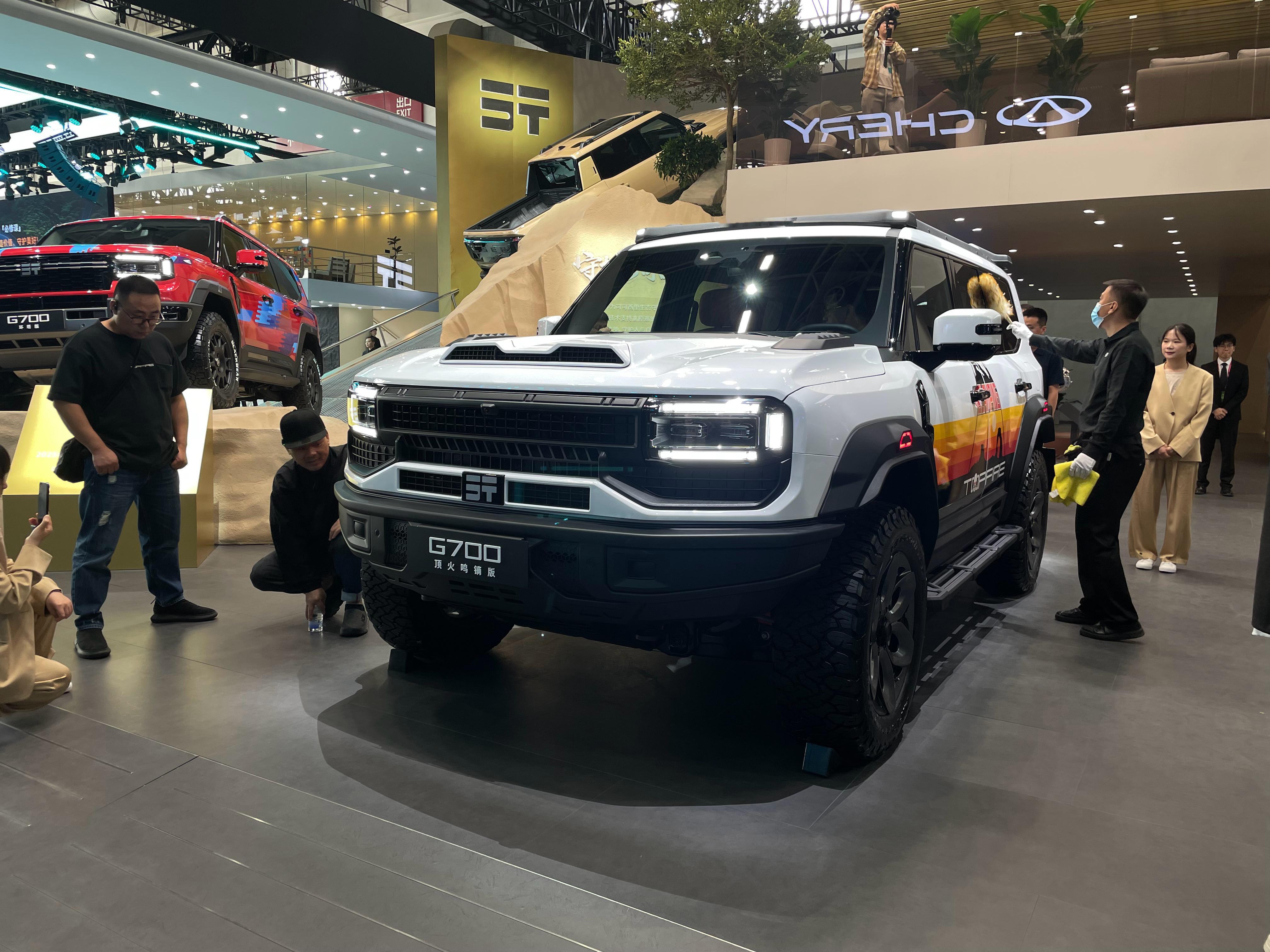 2026北京车展 捷途纵横G700共创版和顶火鸣镝版，虽然都是家族体系，但前脸差