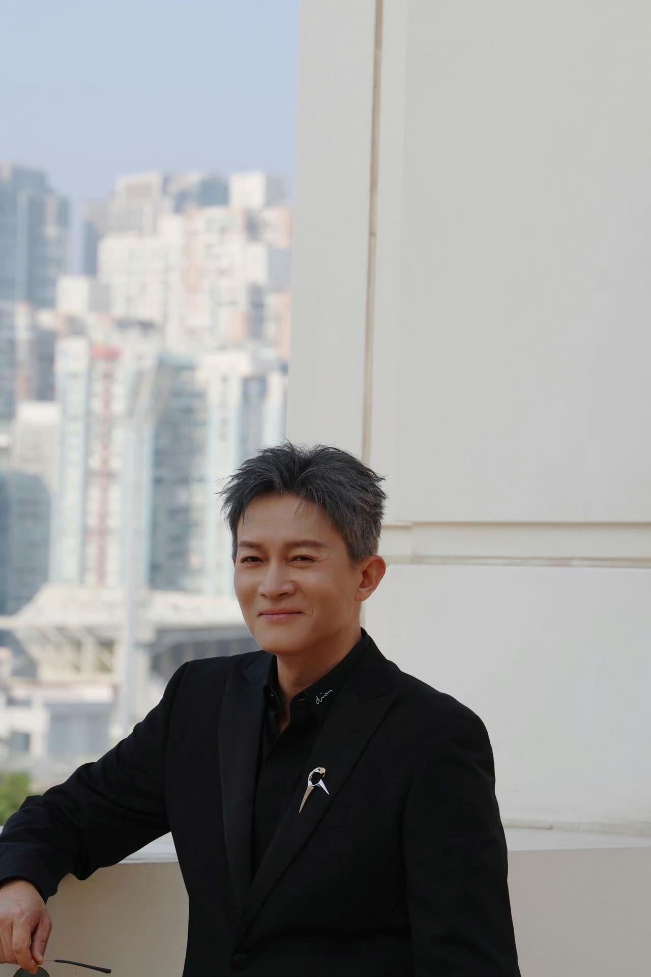 好怕杨志刚说句哥哥我顺极了杨志刚我和我的三个大佬哥哥今夜喜友秀 杨志刚三个哥哥：