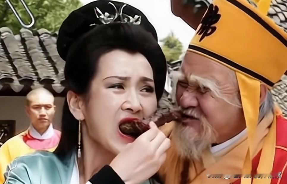 最近刷小视频，不知道你有没有看到过这样的画面：曾经的经典角色，一个个吃起了大汉堡