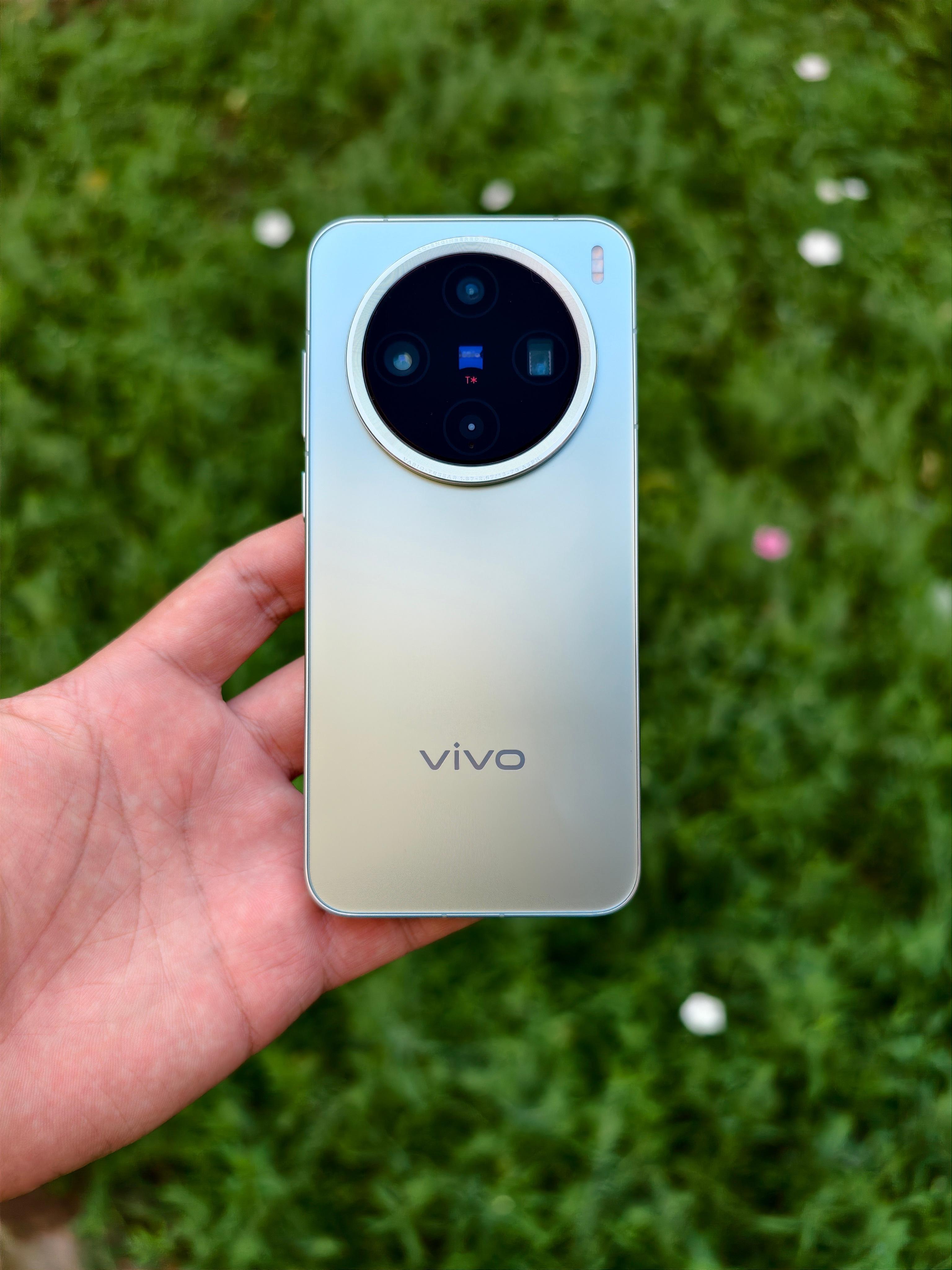vivo X200 Pro mini应该是众多小屏旗舰手机里面，影像能力最强，综