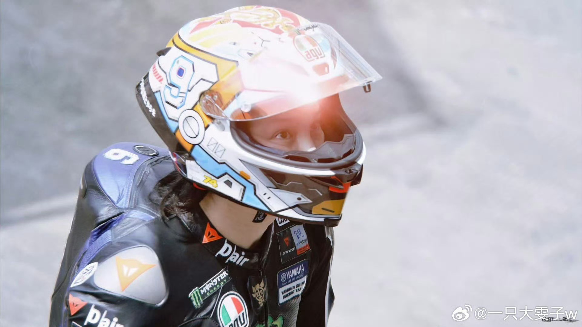 尹正曾是职业赛车手谁还不知道尹正本来就是职业赛车手！不只是《飞驰人生》里的孙宇强