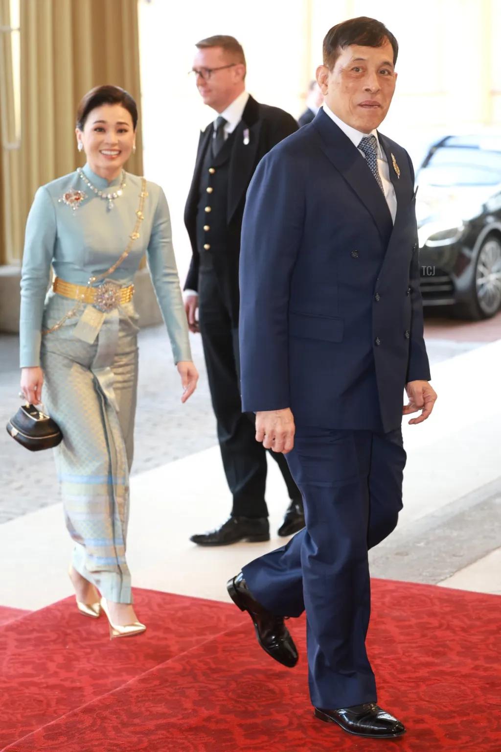 近来家事一直不太平的泰国国王哇集拉隆功和王后苏提达，也来英国参加查尔斯的加冕礼了