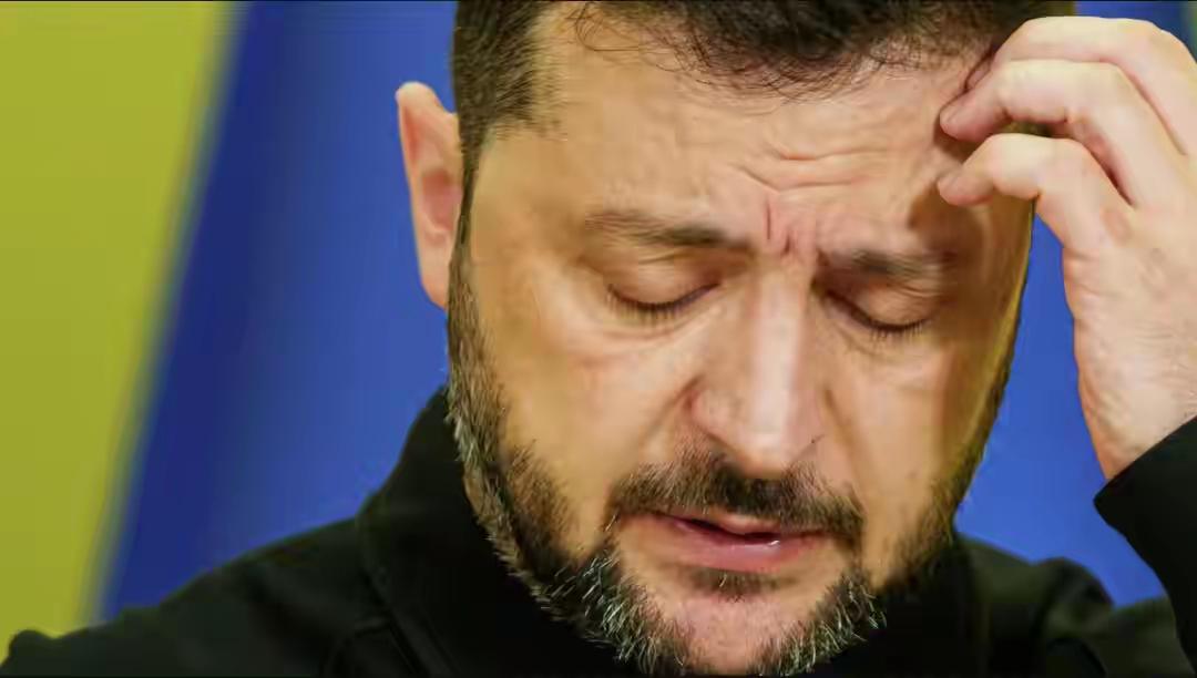 西方这步棋阴险至极，格陵兰牌实为弃乌前奏！泽连斯基若拒签，恐成北约弃子；若签，则