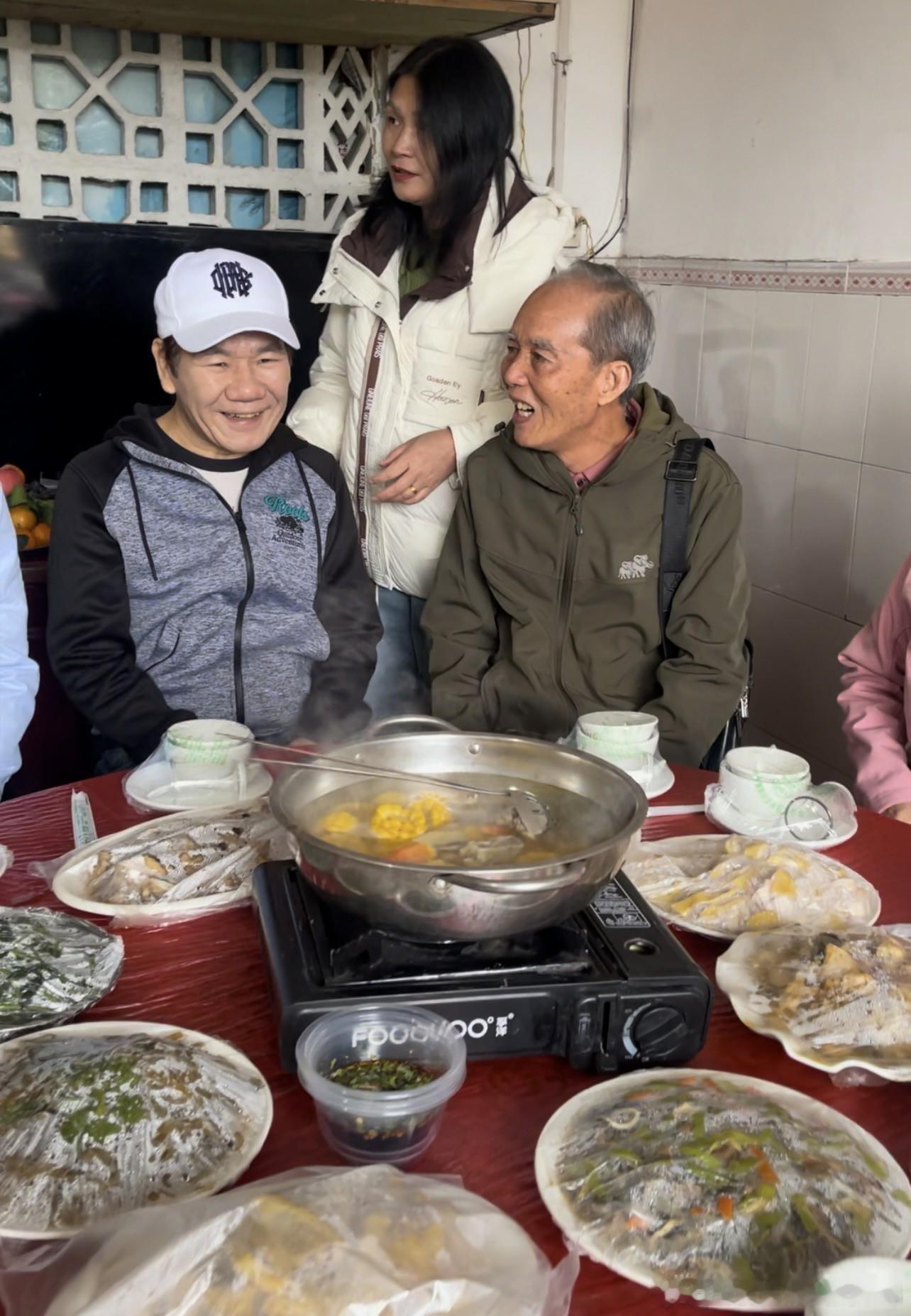 赵传无锡演唱会收官回乡探亲 心系家乡教育为爱续航 ​​​