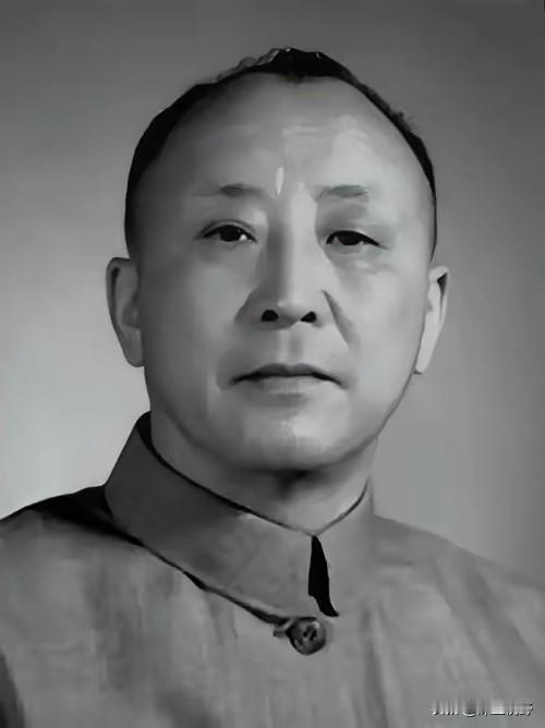 1949年除夕凌晨，被蒋介石幽禁已久的卫立煌，趁着看守特务松懈回家过年的空当，登