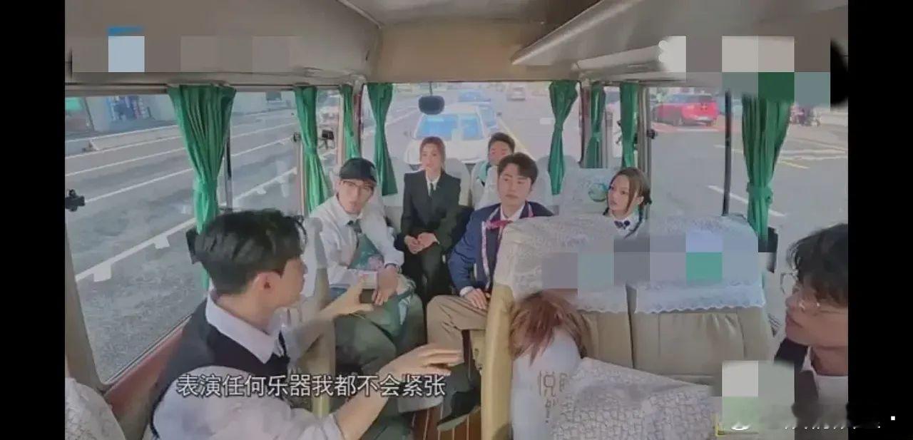 刘宪华：“我有一个故事，我在舞台上表演任何乐器都不会紧张，小提琴会，因为郭富城，