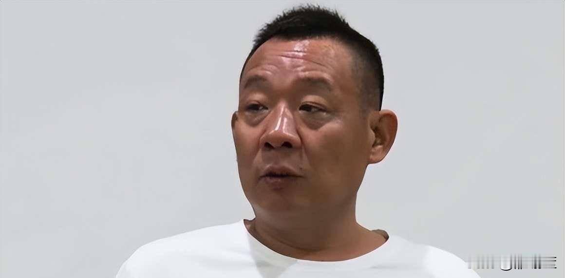 于东来真的是一个好人

你们不要再骂于东来了，有可能于东来是友军
其实这一年多于