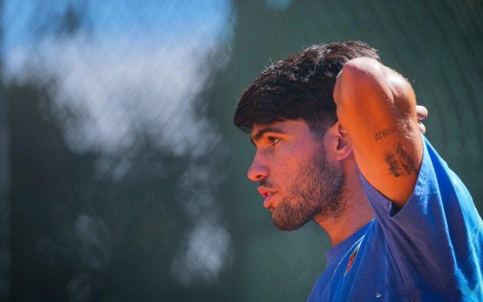 阿尔卡拉斯因伤退出巴塞罗那赛阿尔卡拉斯退赛 连续两年巴塞罗那站成为阿尔卡拉斯“梦