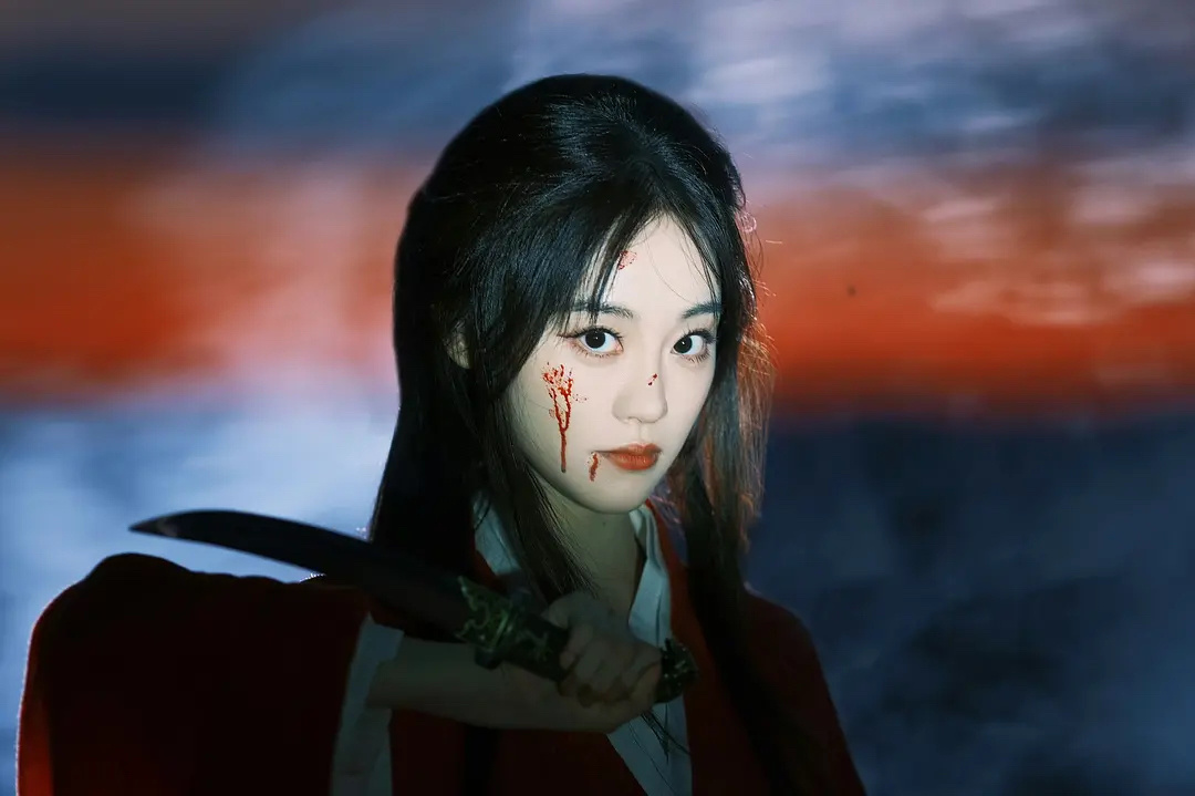 祝绪丹疯批写真，直观的感受到空洞的眼神 ​​​
