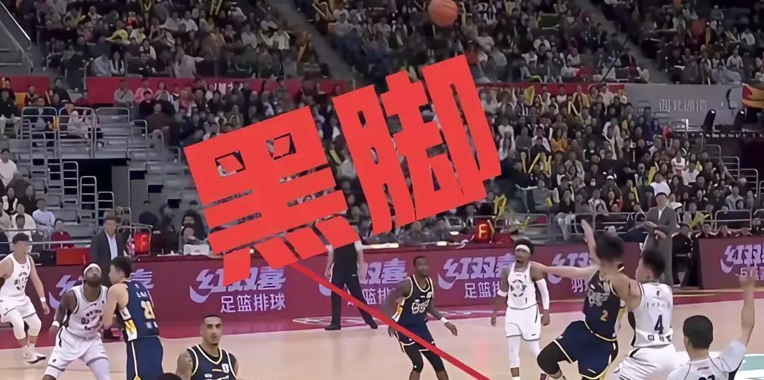 联赛办公室最近发了份文件，用尺子给CBA球员的脚踝划了个保护圈。
本赛季记录在案