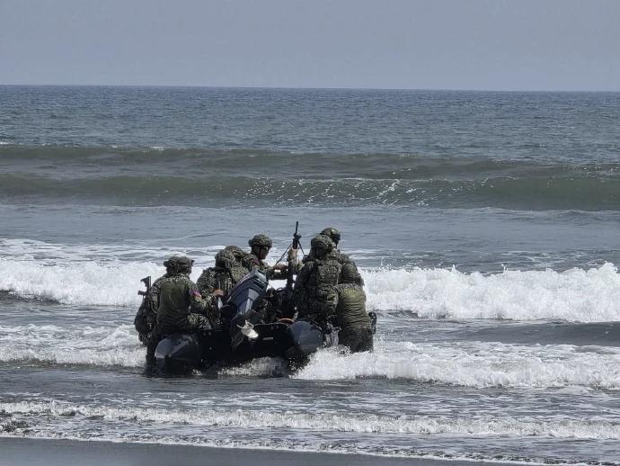 4月29日，据社交媒体报道，近日，菲律宾海军陆战队与日本陆上自卫队水陆机动团，在