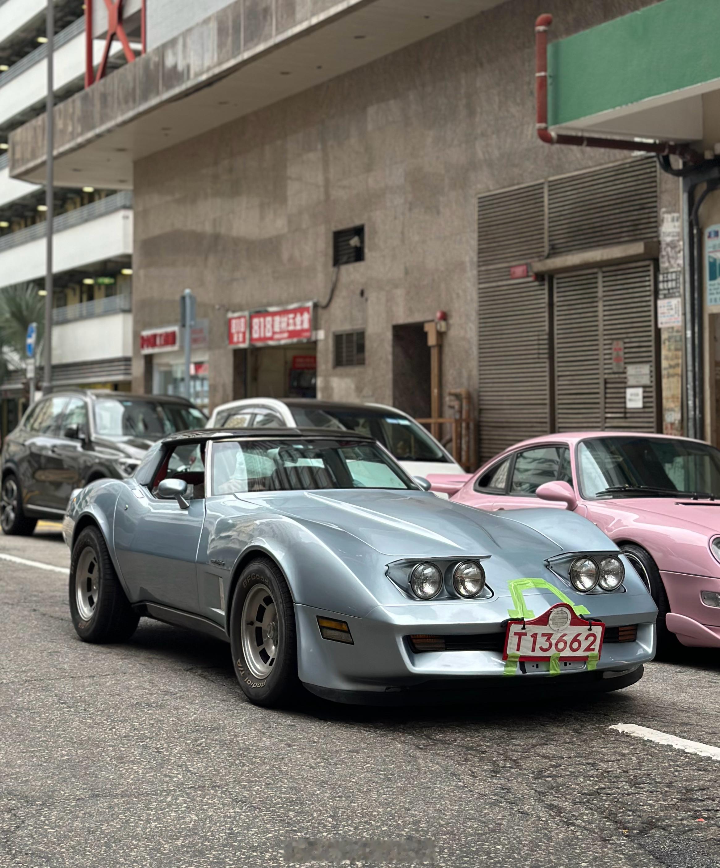 cars01豪车拍[超话] 3月份于港岛柴湾SPS车房门口偶遇生产周期横跨15年