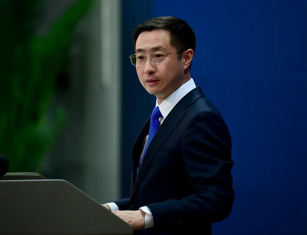 “反击”落地了，
 
小泉进次郎怕是要睡不着了，
 
7月21日外交部记者会上，
