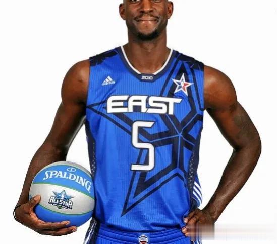 万能的条友来猜猜这是哪位NBA全明星球员？
#NBA吐槽大会# #NBA#
