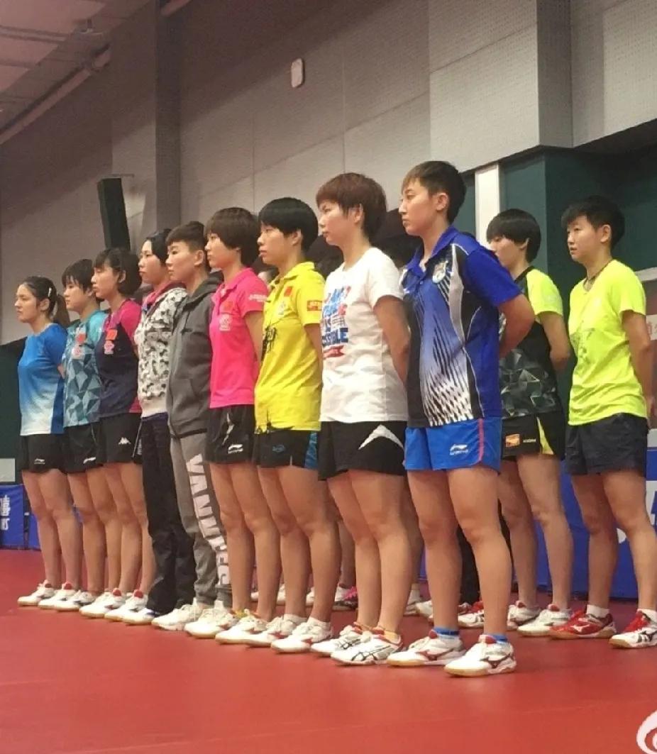 时光见证成长，莎气藤藤终成王
 
偶然翻到2017年1月20日的旧照，那时孙颖莎