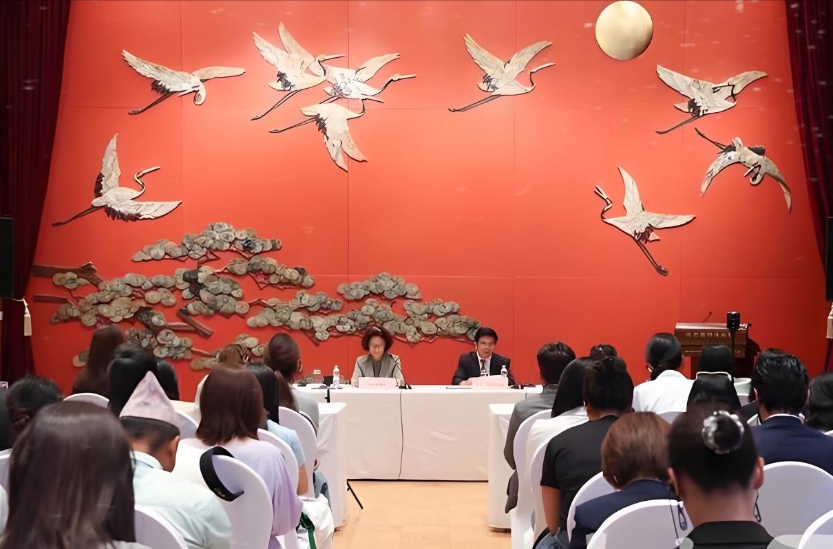 报应来得太快！斯威士兰被中国直接踢出零关税名单！
5月19日，北京“临甲7号沙龙