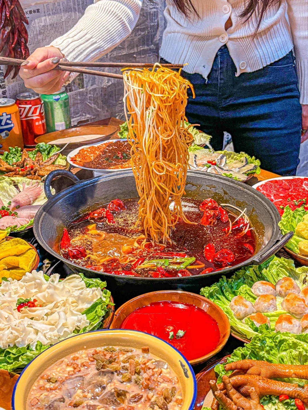 穷鬼zui爱的火锅店！！！人均40左右的火锅！！超