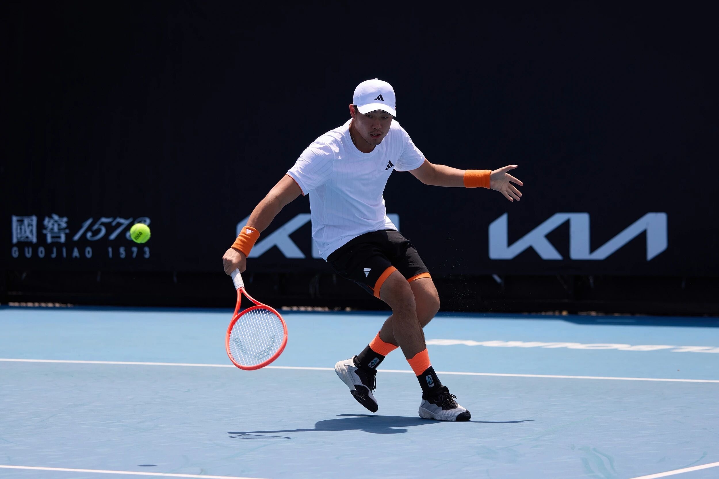 吴易昺澳网正赛首胜 吴易昺力克纳尔迪首进第二轮澳网男单首轮，吴易昺依靠凌厉的进攻