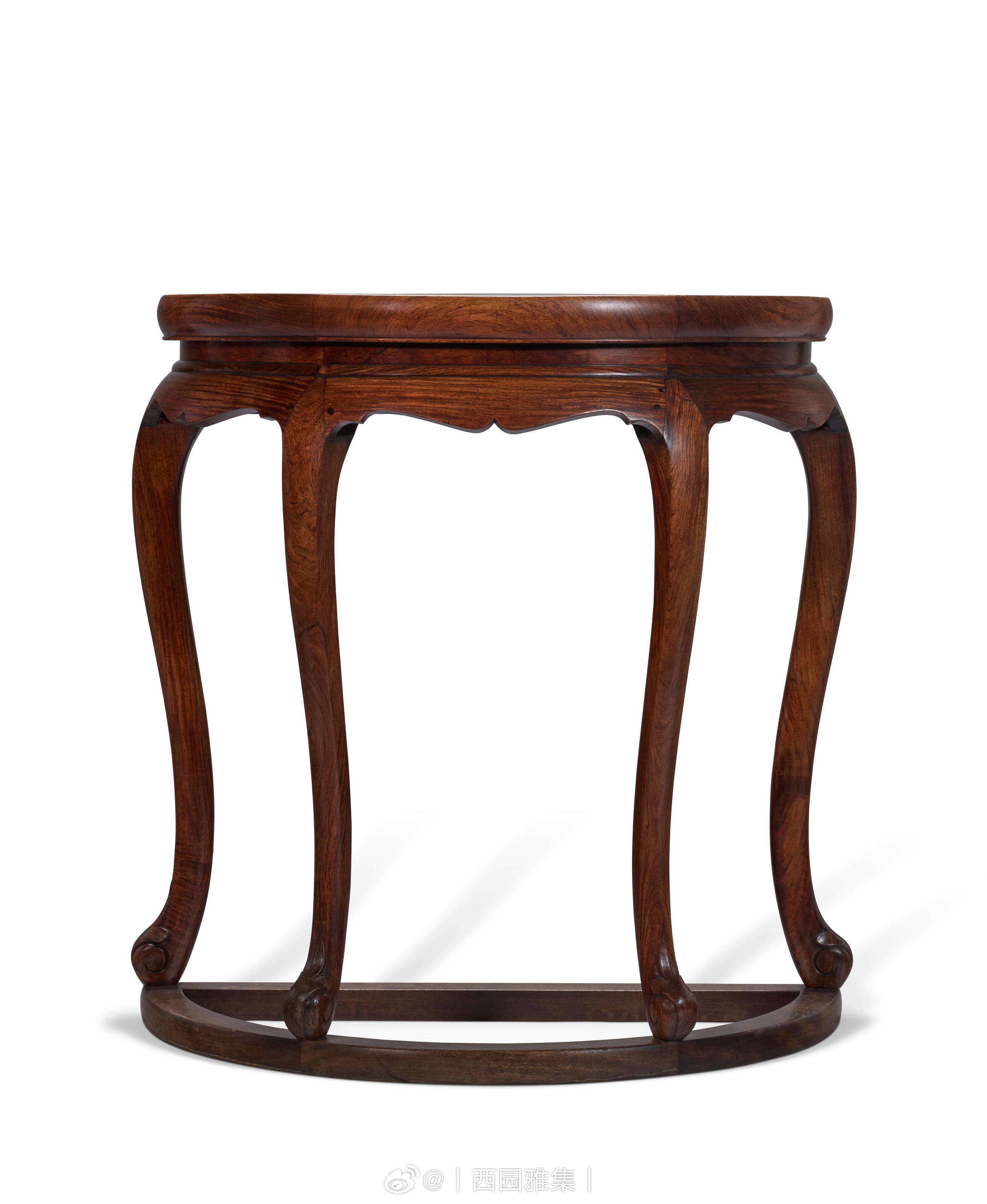 悦木集 | 十七/十八世纪 黄花梨嵌绿云石月牙桌月牙桌，又称半月桌，亦即半圆桌，