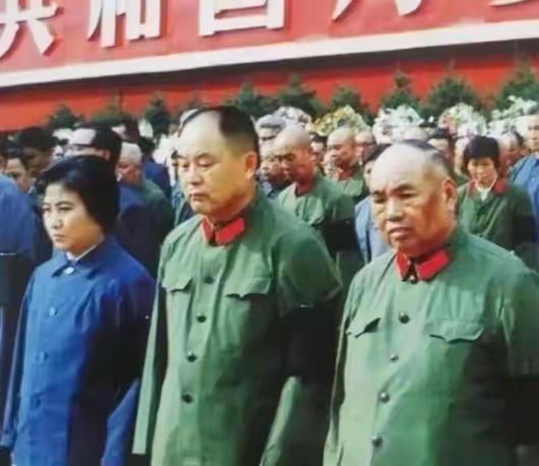 三个老前辈，问了 300 个人，大家都一致说不知道，有高手指点迷津一下嘛