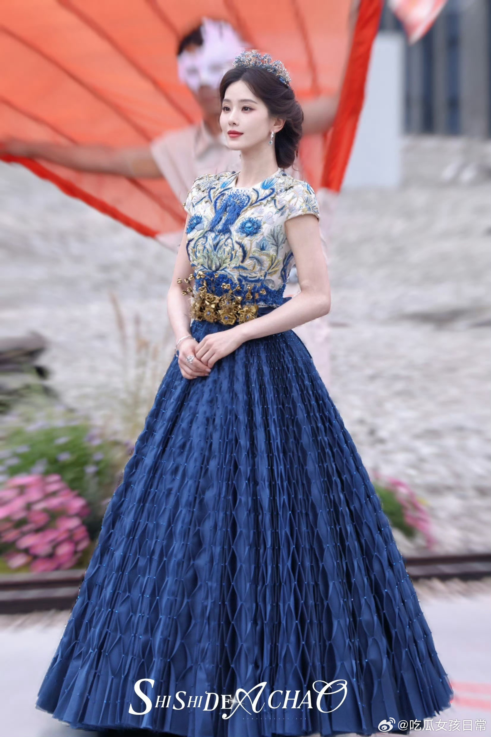 三位女神杨幂、杨颖、刘诗诗今日活动图，论造型还是85🌸更值得打